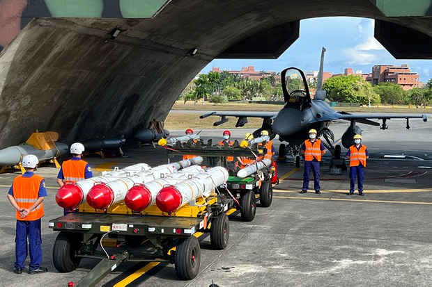 美国对台十一亿军售 无新武器项目 是对北京让步？