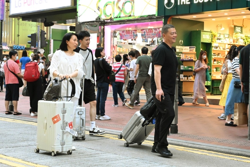 香港旅游业界对暑假旺季来港客量感乐观。 资料图片