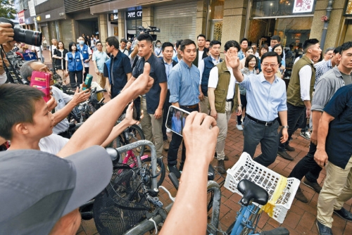 66%香港市民满意本届政府表现